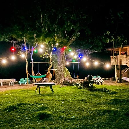 Bed and Breakfast Borbon'S Treehouse By The Sea à Mambajao Extérieur photo