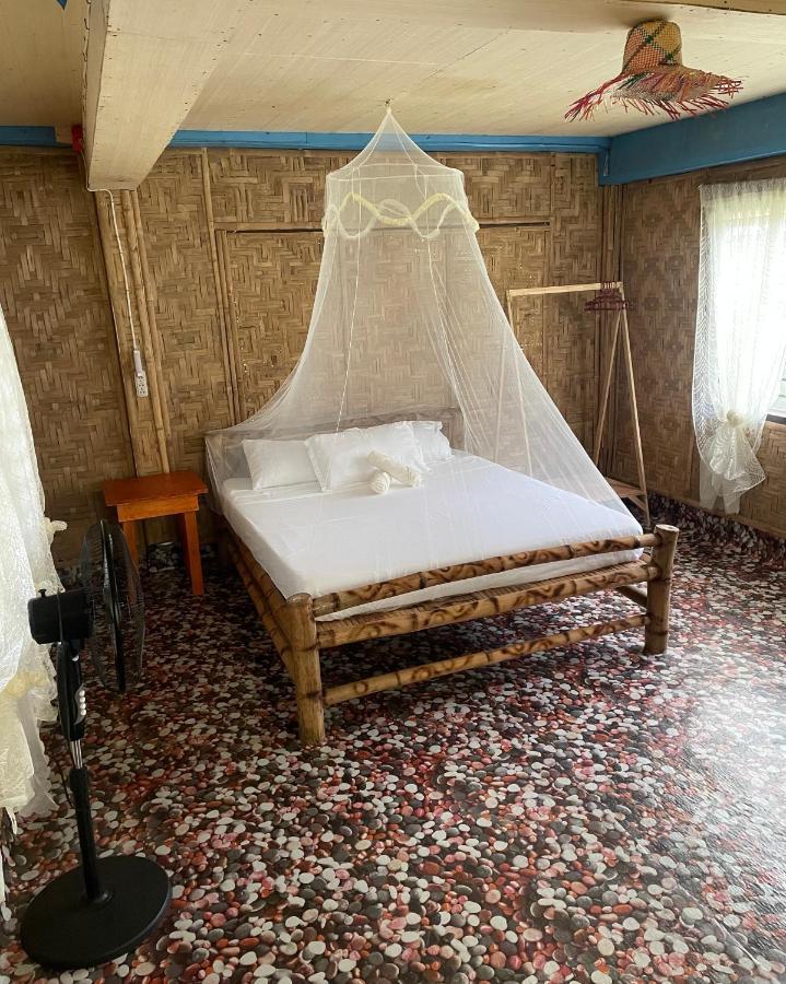 Bed and Breakfast Borbon'S Treehouse By The Sea à Mambajao Extérieur photo
