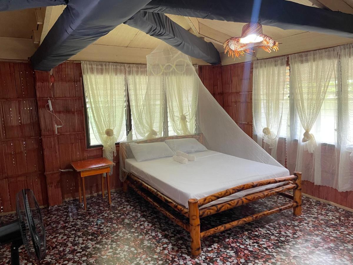 Bed and Breakfast Borbon'S Treehouse By The Sea à Mambajao Extérieur photo