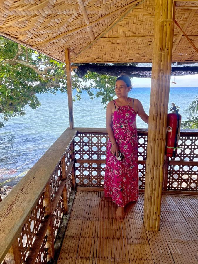 Bed and Breakfast Borbon'S Treehouse By The Sea à Mambajao Extérieur photo