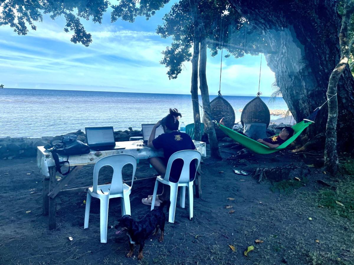 Bed and Breakfast Borbon'S Treehouse By The Sea à Mambajao Extérieur photo