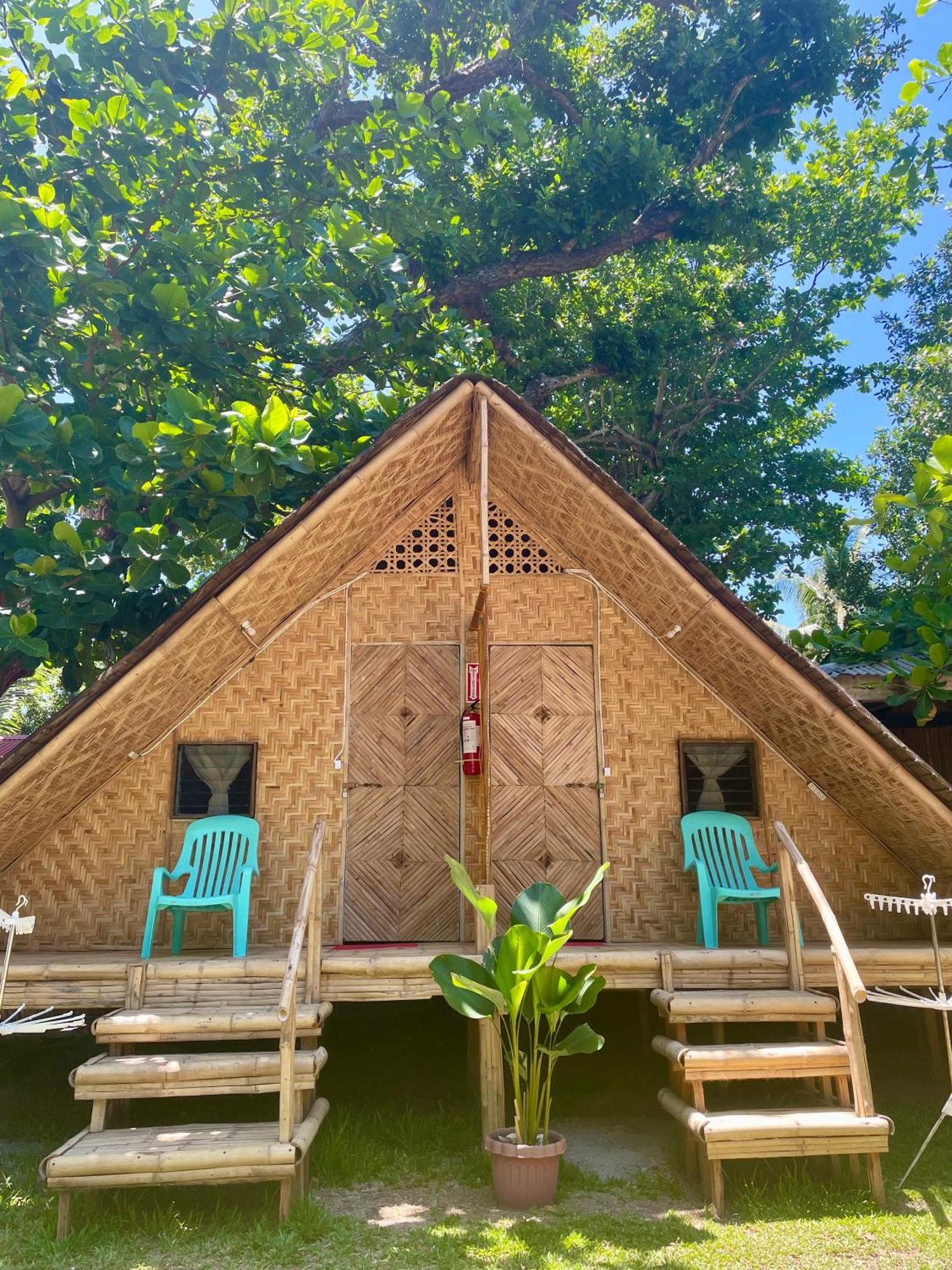 Bed and Breakfast Borbon'S Treehouse By The Sea à Mambajao Extérieur photo
